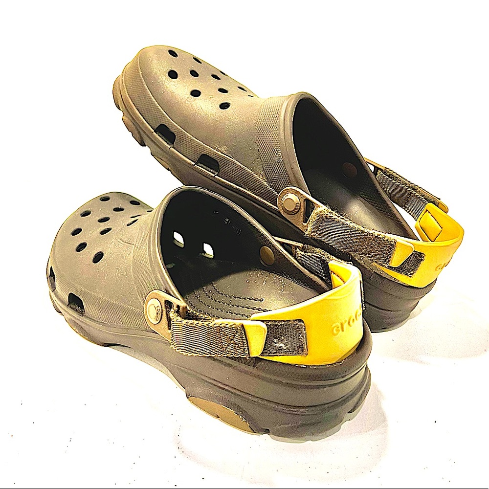 CROCS Men’s Size 12 Brown Classic All-Terrain with Rugged Outsole & Turbo Strap